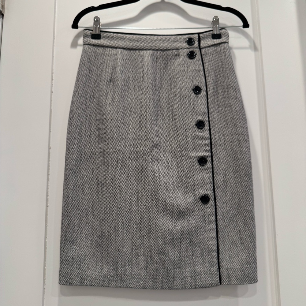 H&M Tweed Button-Detail Pencil Skirt – Size 4 (US)